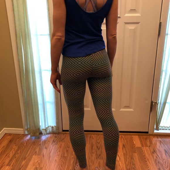 Leggings. One size. Comfy AND super cute. - Picture 4 of 7